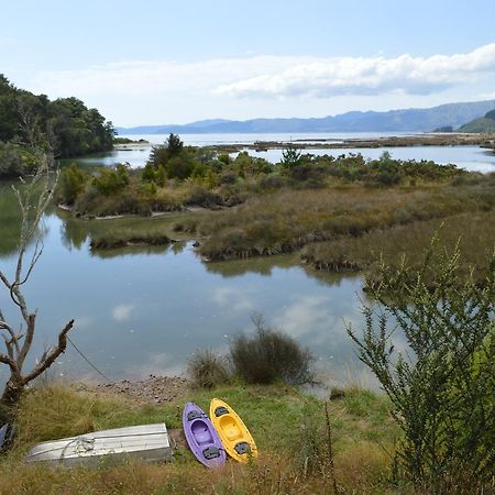 Sunrise Cabin At First Light Rangihaeata Retreat 타카카 외부 사진