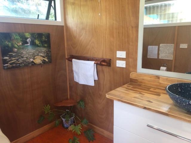 Sunrise Cabin At First Light Rangihaeata Retreat 타카카 외부 사진