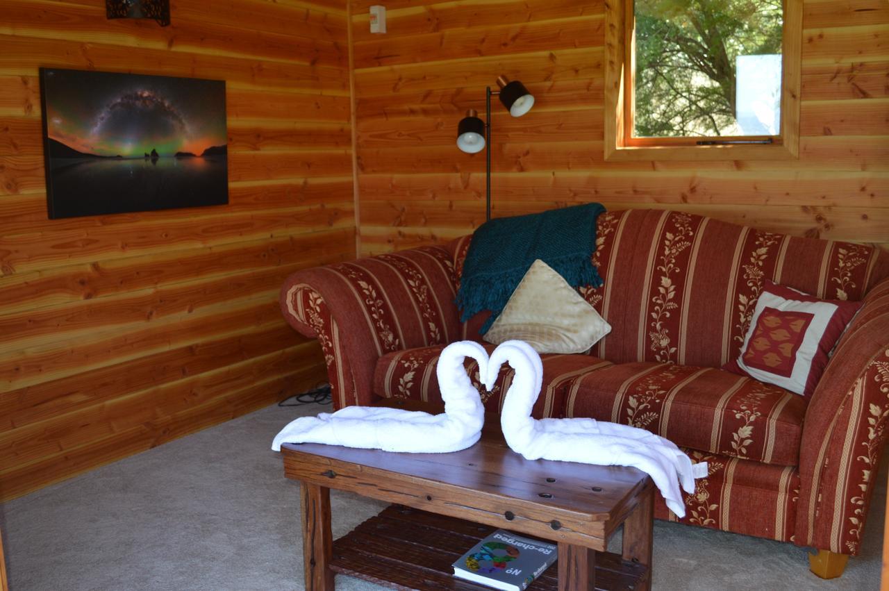 Sunrise Cabin At First Light Rangihaeata Retreat 타카카 외부 사진
